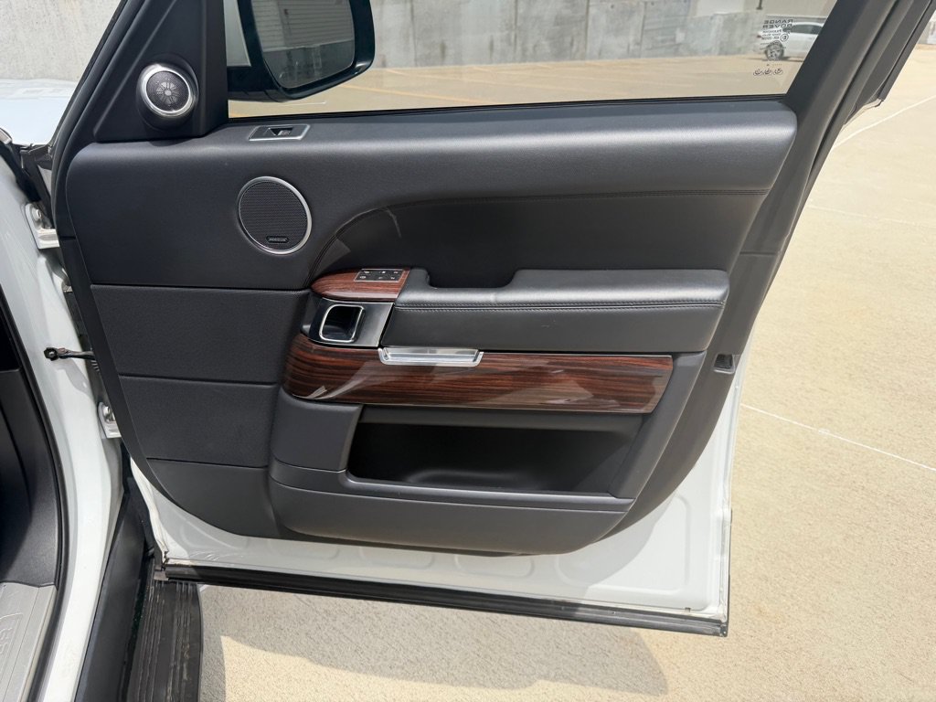Used 2014 Land Rover Range Rover HSE AWD/4WD image 22