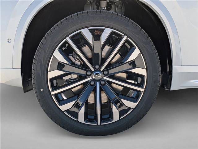New 2026 Volvo XC90 T8 Plus w/ Protection Package AWD/4WD image 10