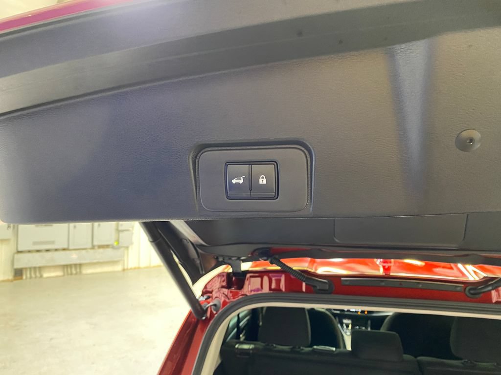 Used 2026 Nissan Rogue SV FWD image 29