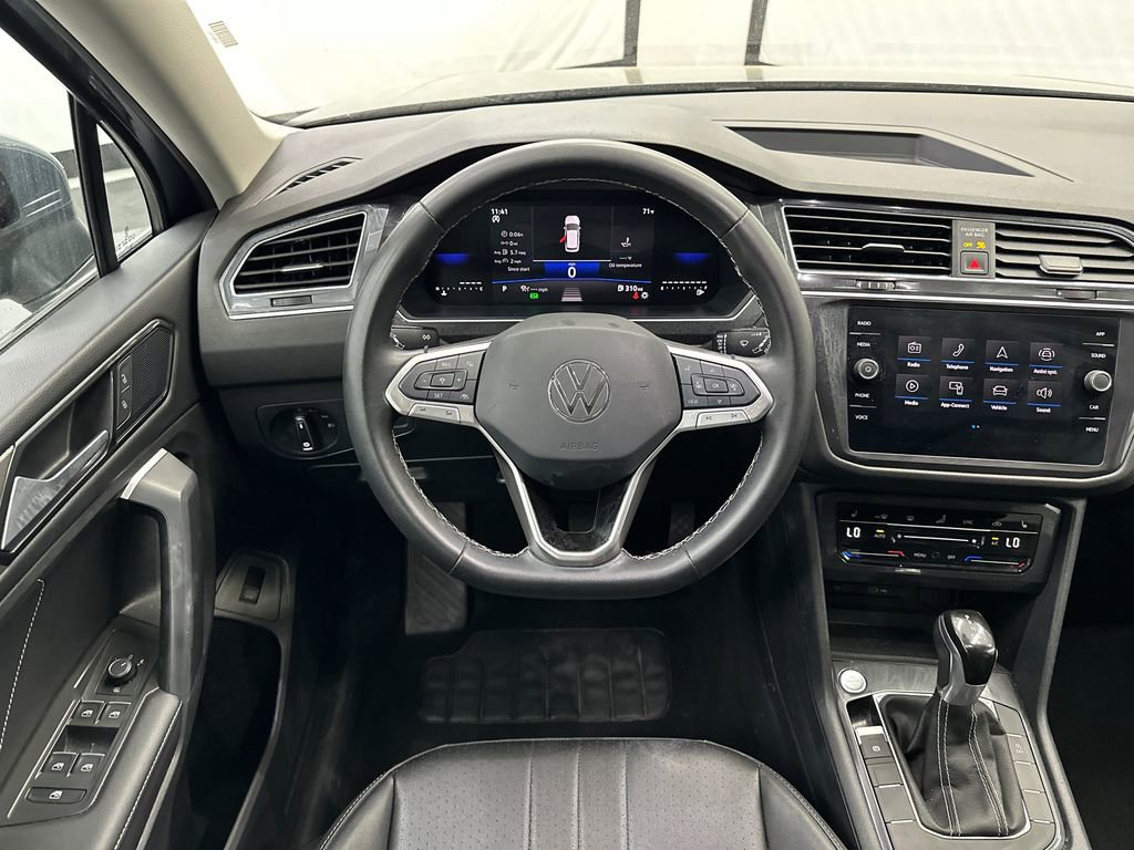 Used 2024 Volkswagen Tiguan SE image 24