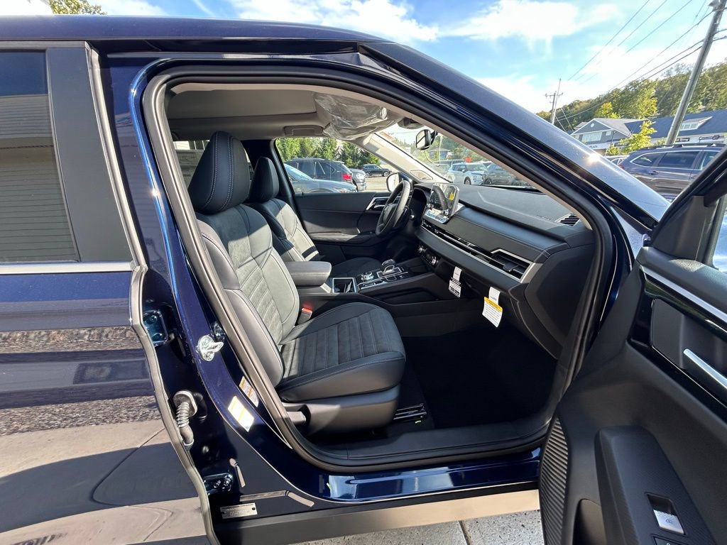 New 2025 Mitsubishi Outlander SE AWD/4WD image 24