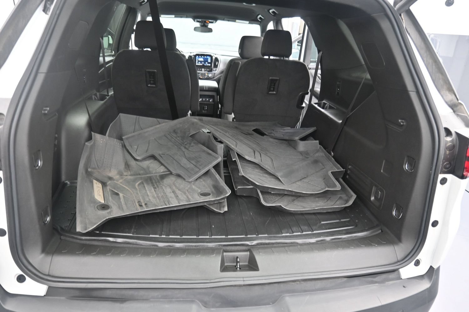 Used 2023 Chevrolet Traverse LT w/ LPO, Floor Liner Package AWD/4WD image 38