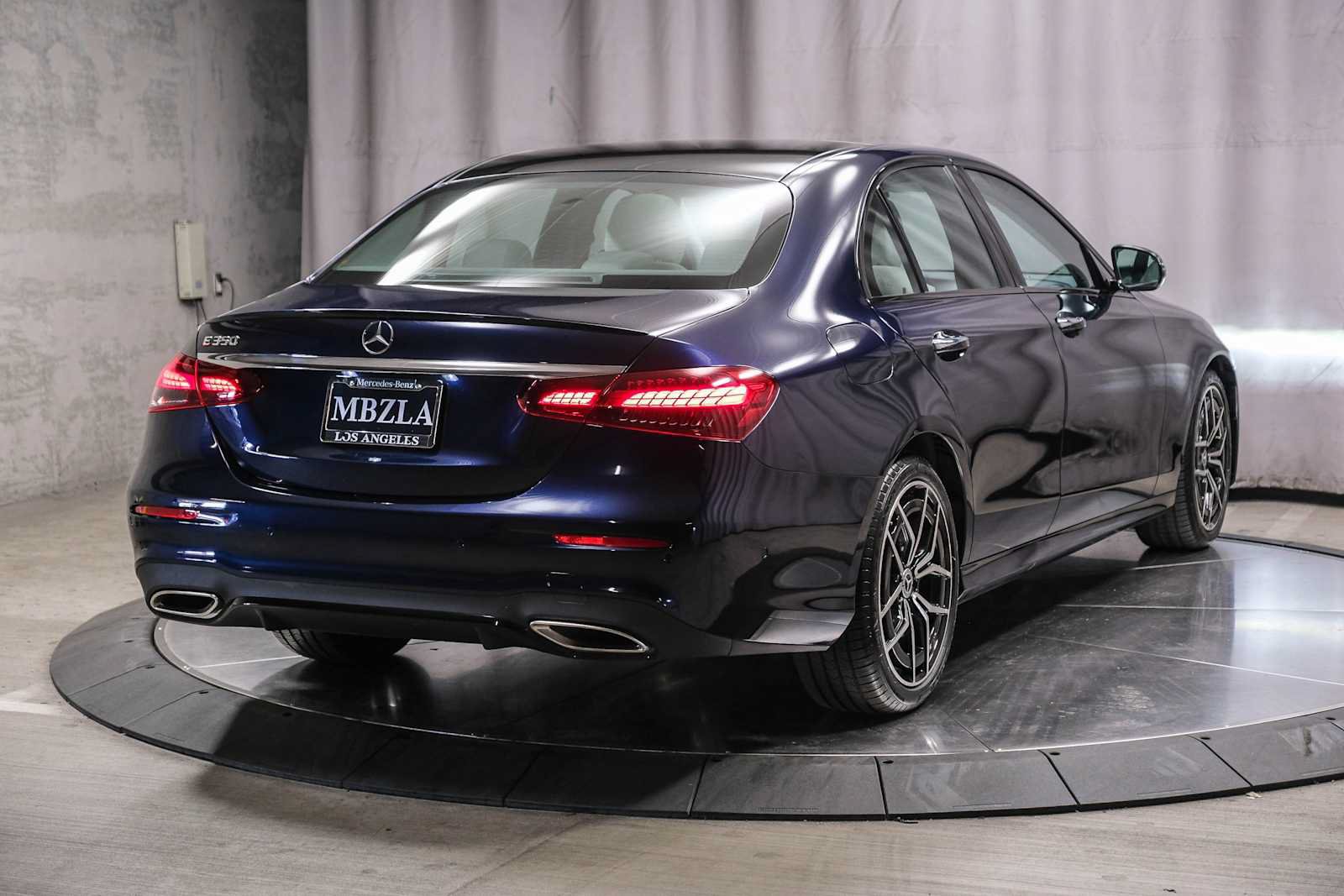 Used 2023 Mercedes-Benz E 350 Sedan image 4