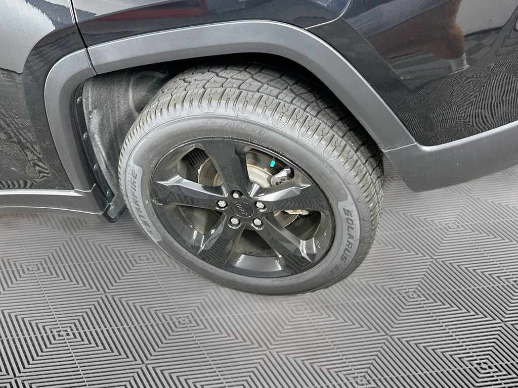 Used 2023 Jeep Grand Cherokee Altitude AWD/4WD image 38
