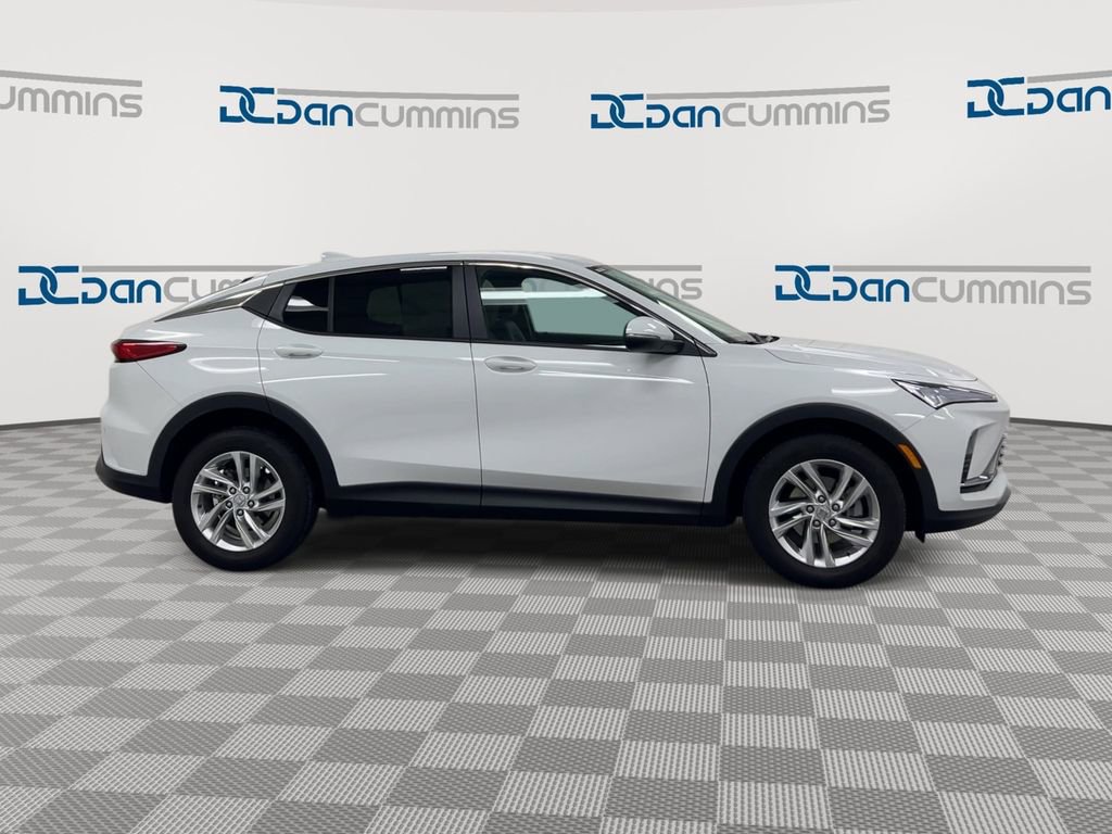 Used 2024 Buick Envista Preferred image 9