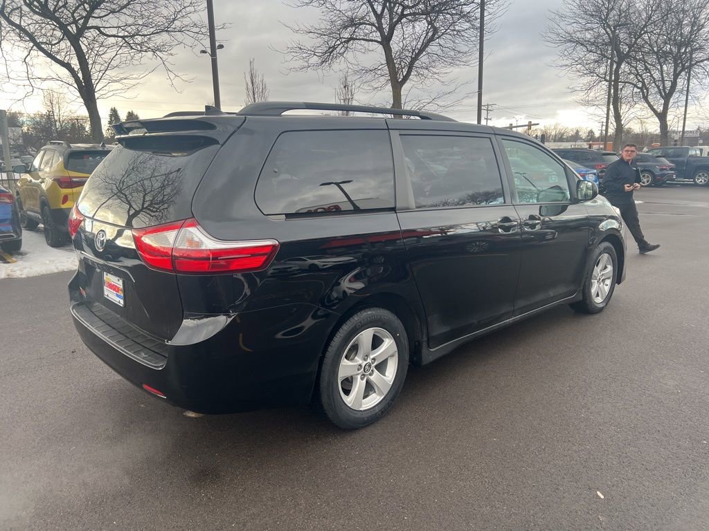 Used 2019 Toyota Sienna LE image 42