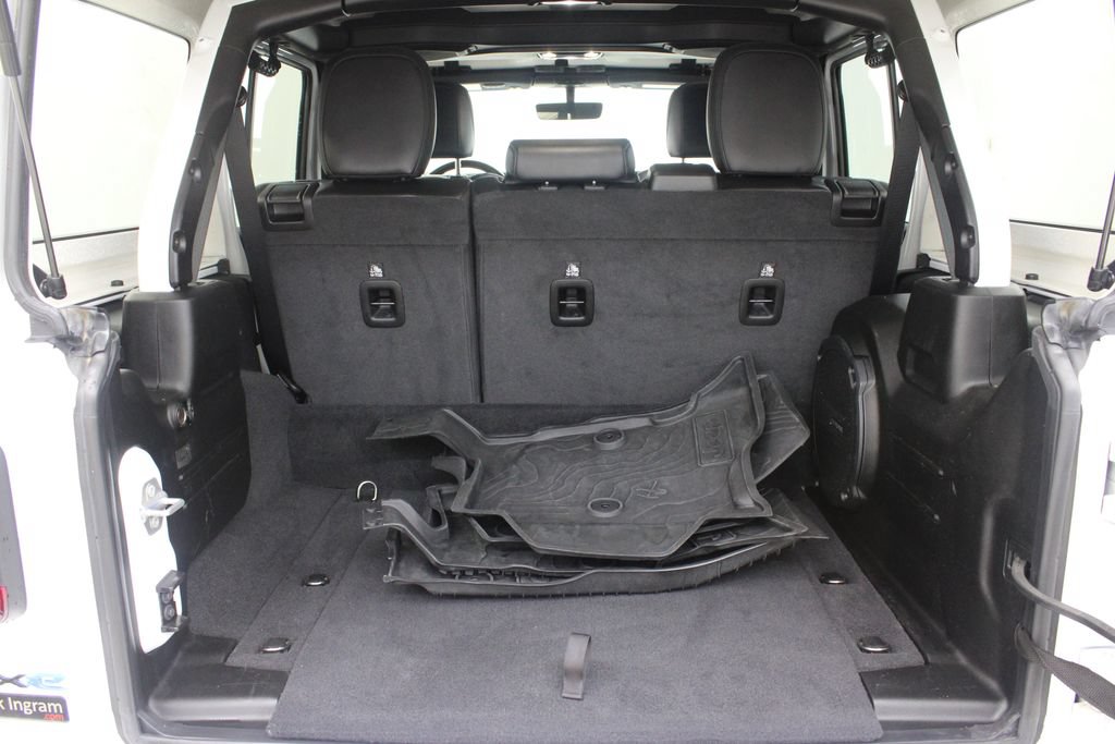 Used 2021 Jeep Wrangler Unlimited Sahara AWD/4WD image 29