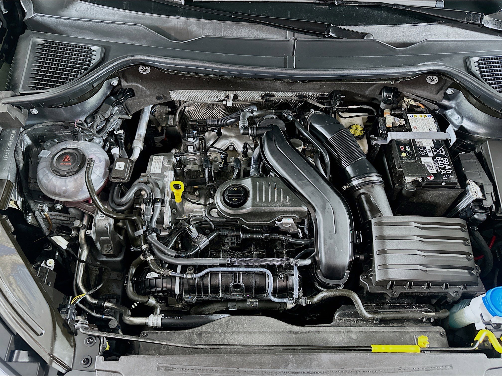 Used 2024 Volkswagen Taos SE image 30