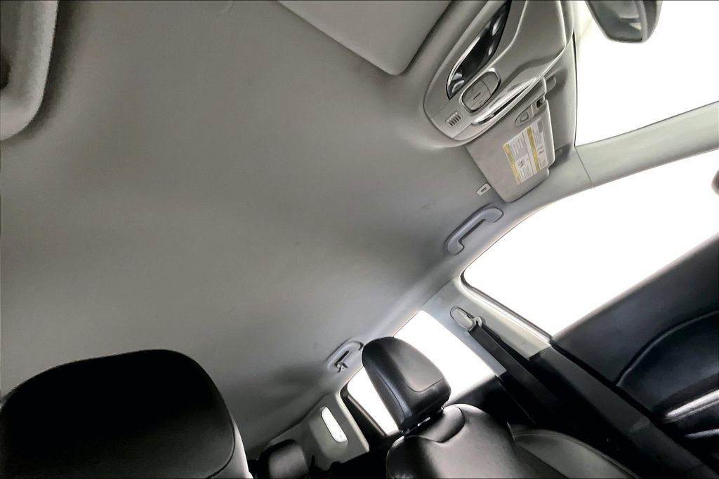 Used 2018 Jeep Compass Latitude w/ Cold Weather Group image 22