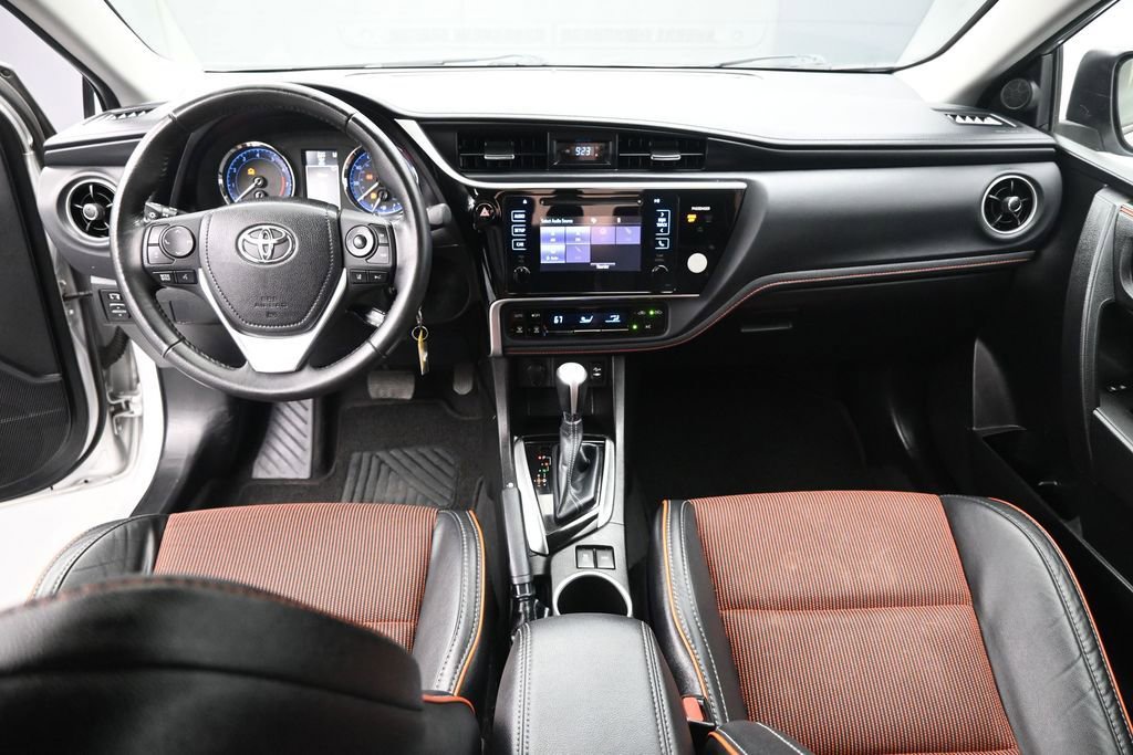 Used 2017 Toyota Corolla SE w/ Carpet Mat Package (TMS) FWD image 19