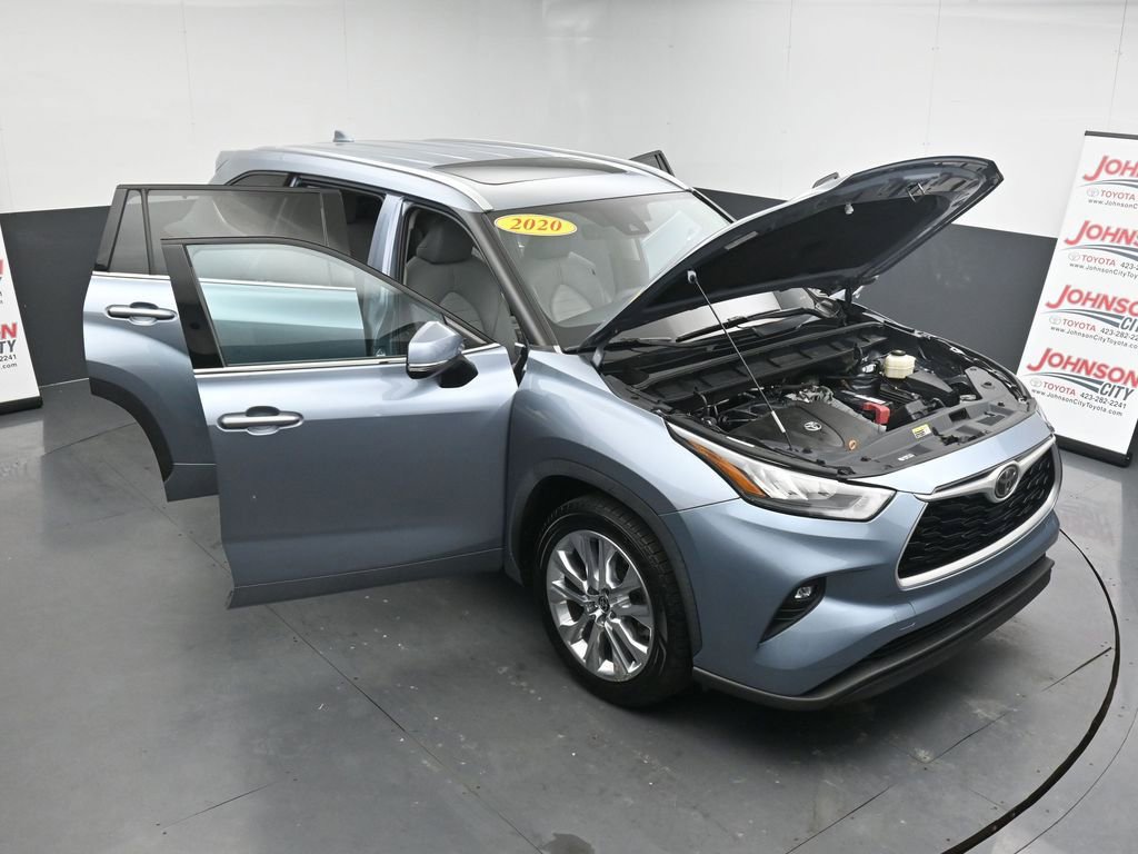 Used 2020 Toyota Highlander XLE FWD image 39