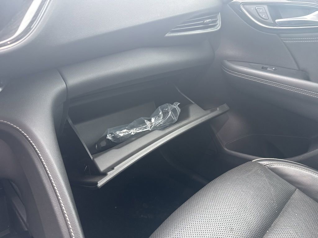 Used 2021 Buick Envision Essence w/ Sport Touring Package image 43