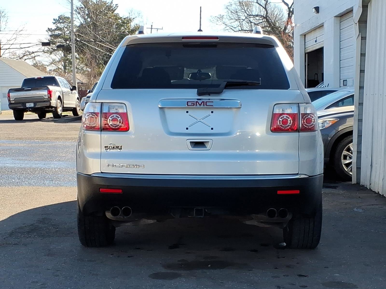 Used 2011 GMC Acadia SL w/ Preferred Package FWD image 4
