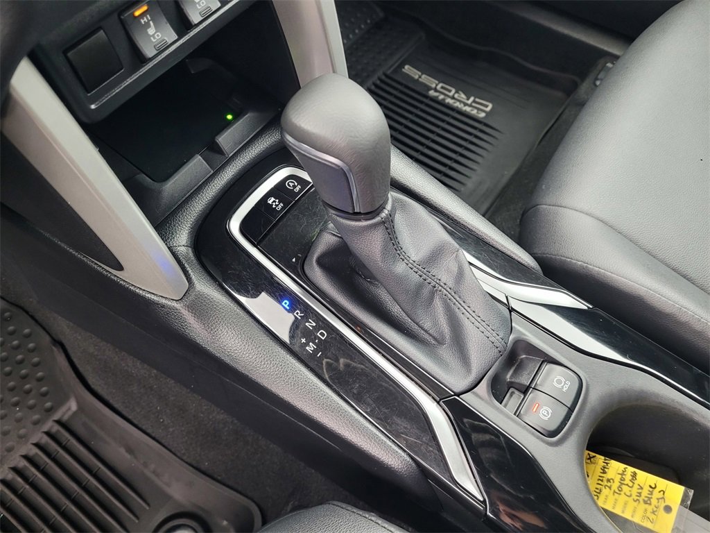 Certified 2025 Toyota Corolla Cross XLE image 18