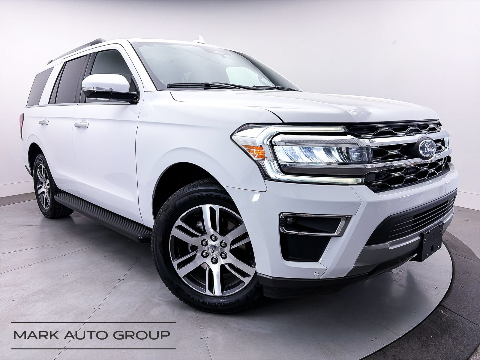 Used 2024 Ford Expedition Limited AWD/4WD image 1