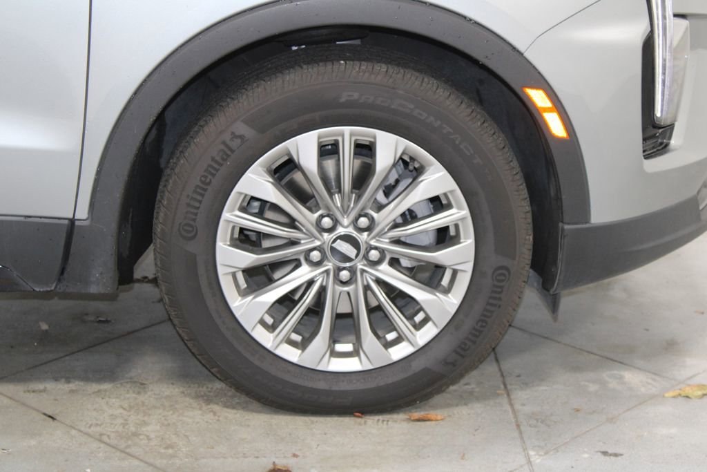 Used 2024 Cadillac XT4 Premium Luxury image 11
