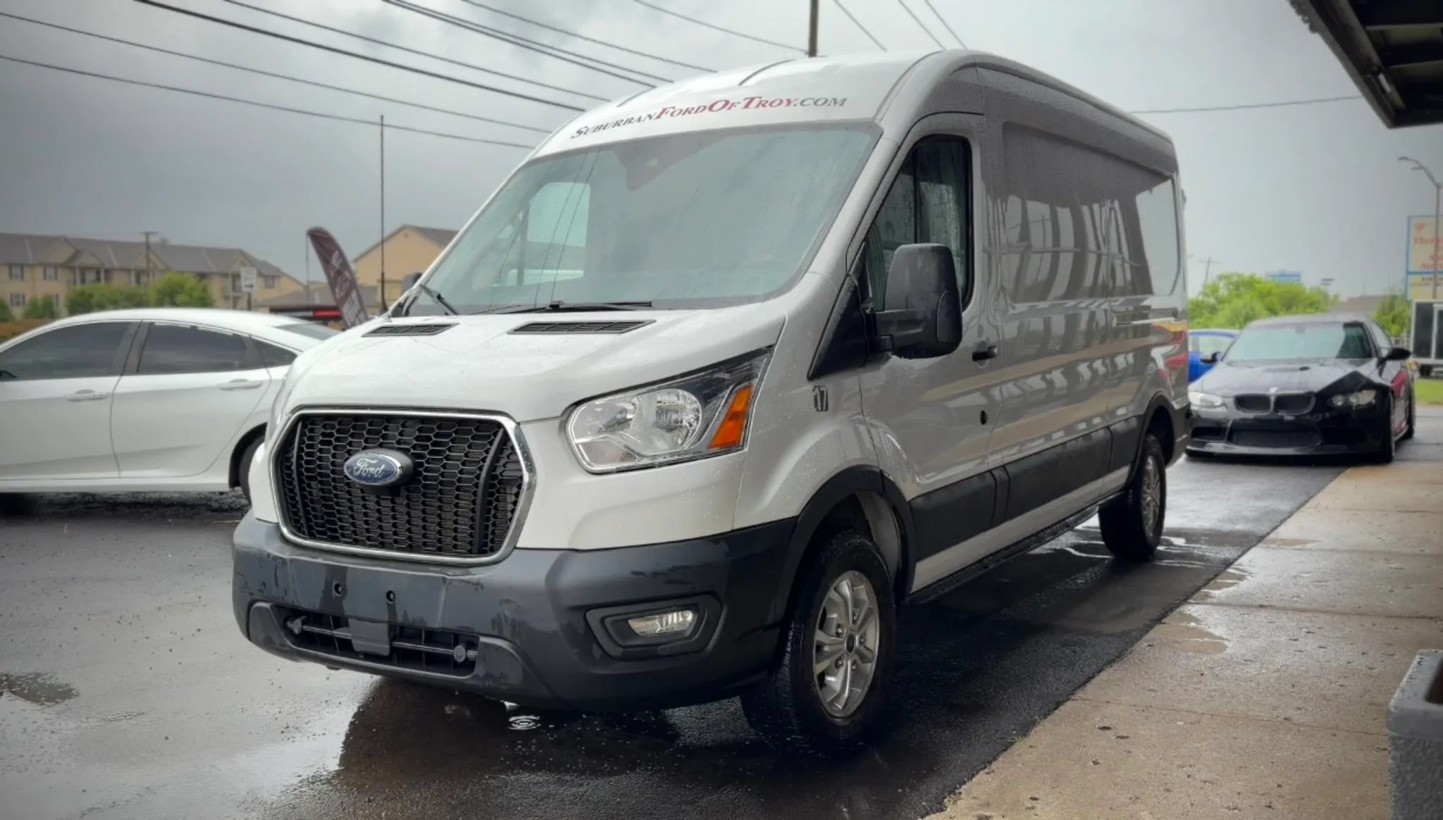 Used 2022 Ford Transit 250 Medium Roof w/ Interior Upgrade Package RWD image 5