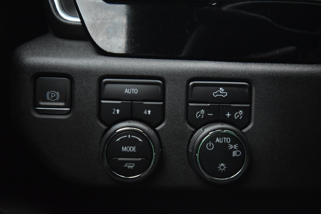 Used 2023 Chevrolet Silverado 1500 LT AWD/4WD image 32