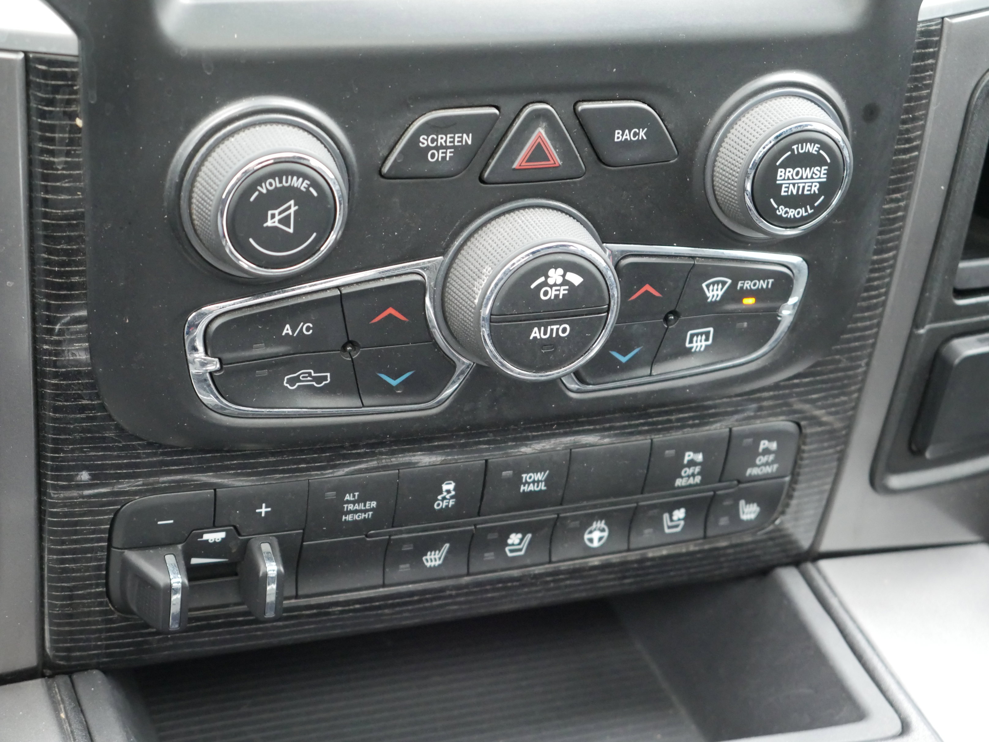 Used 2016 RAM 2500 Limited image 16