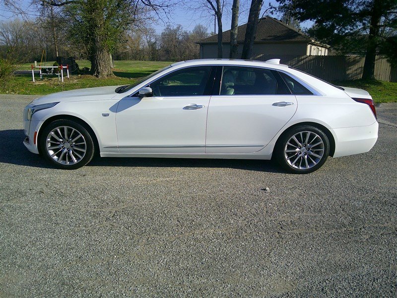 Used 2018 Cadillac CT6 Luxury image 2