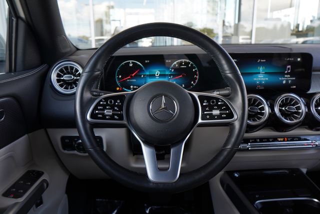 Used 2022 Mercedes-Benz GLB 250 4MATIC image 18