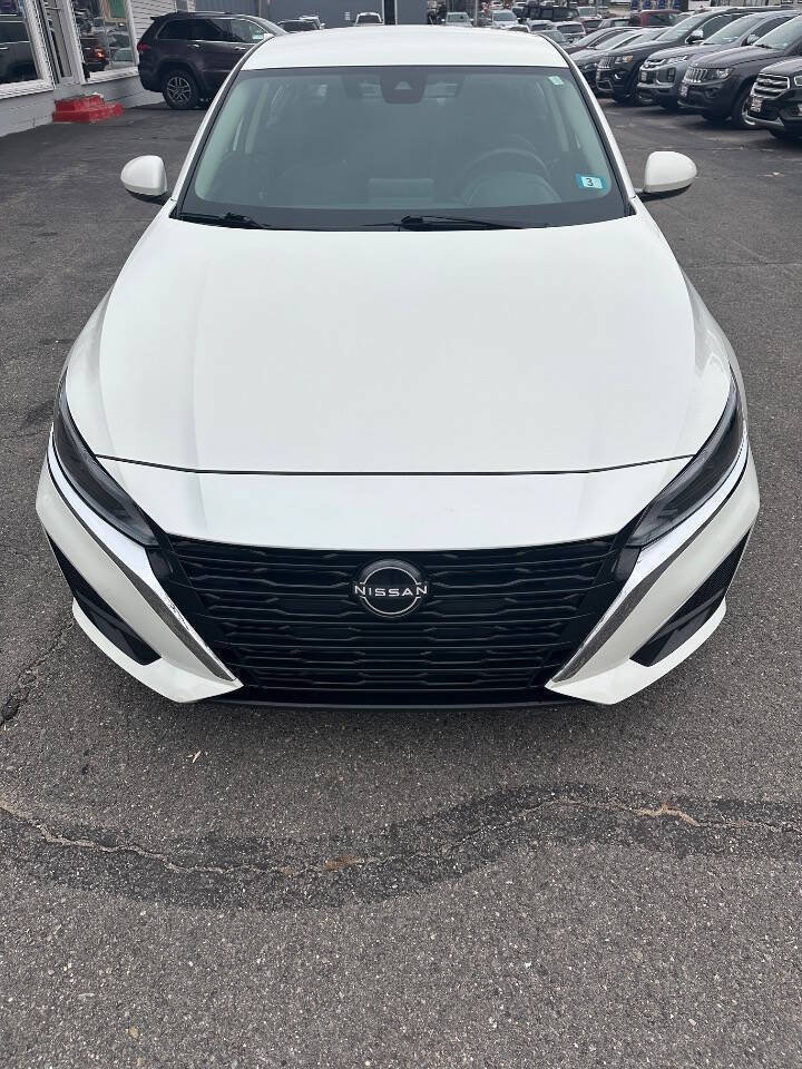 Used 2023 Nissan Altima 2.5 SV image 9