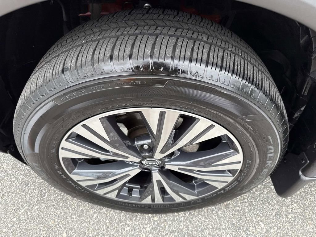 Used 2023 Nissan Rogue SV image 12