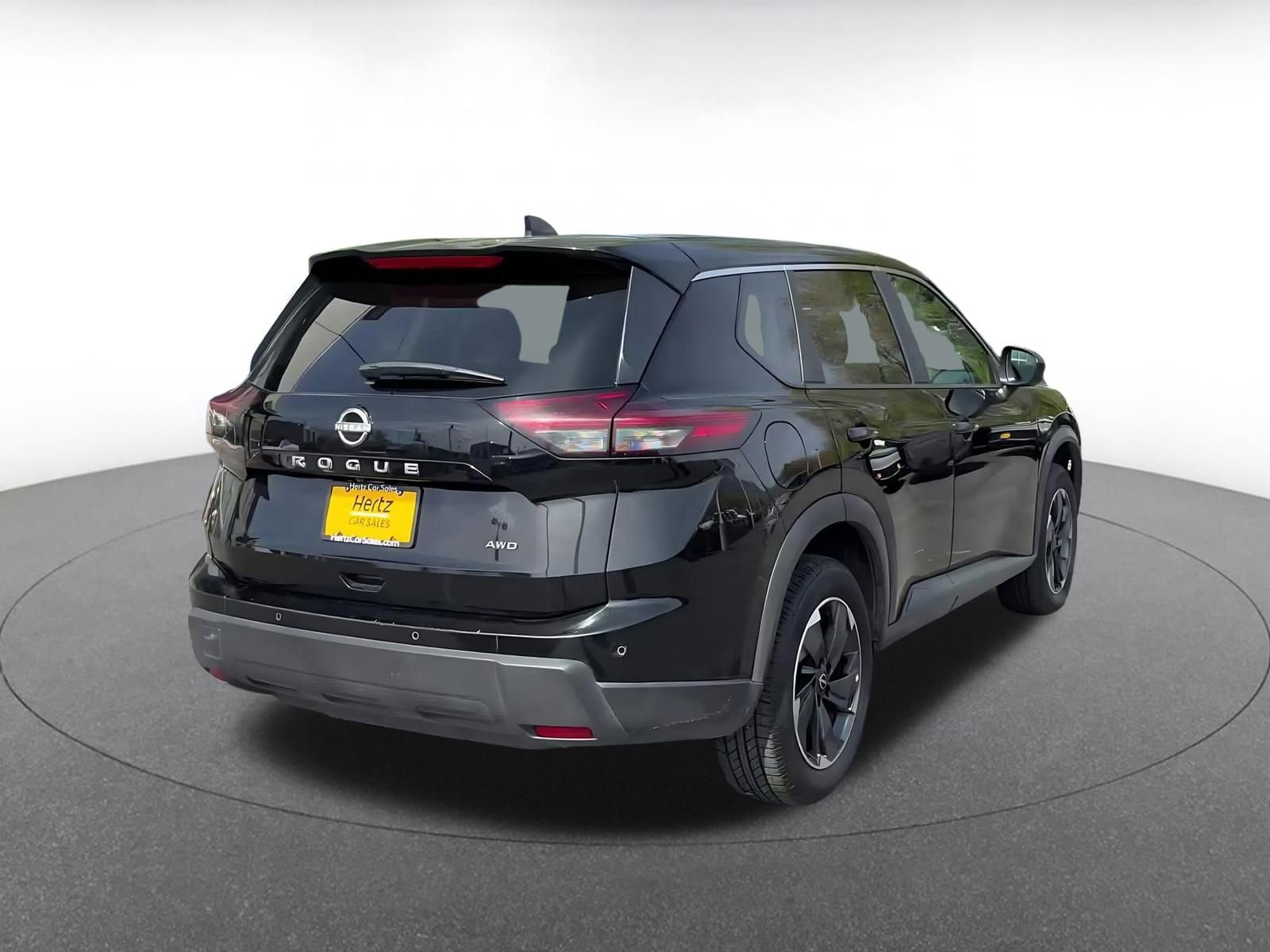 Used 2025 Nissan Rogue SV image 14