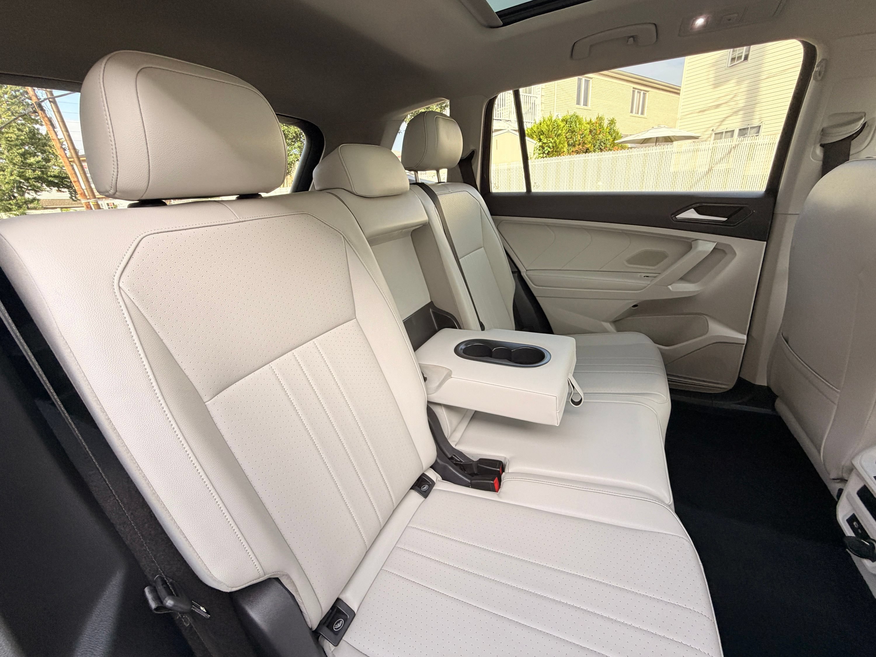 Used 2022 Volkswagen Tiguan SE AWD/4WD image 21