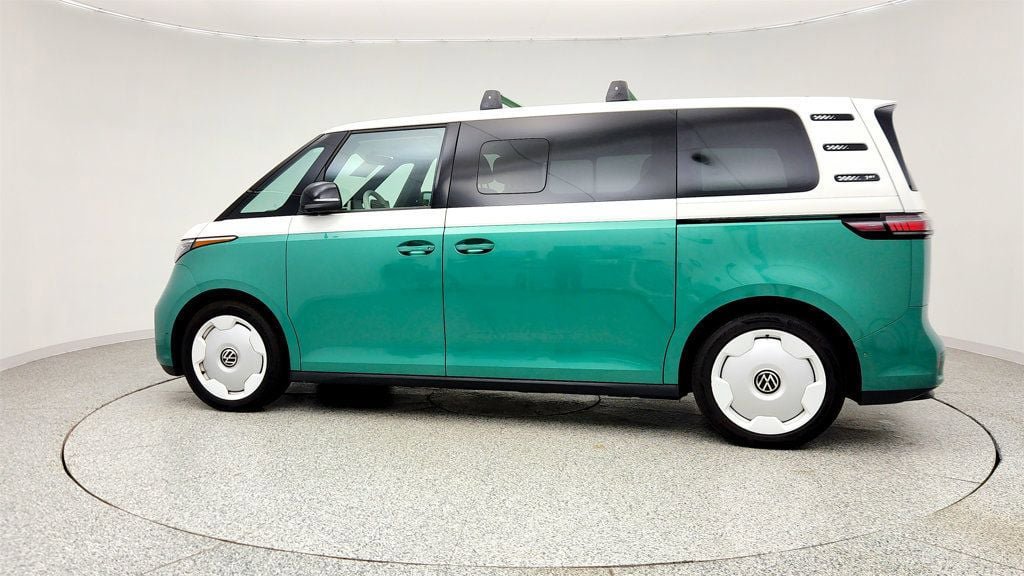 Used 2025 Volkswagen ID. Buzz 1st Edition RWD image 8