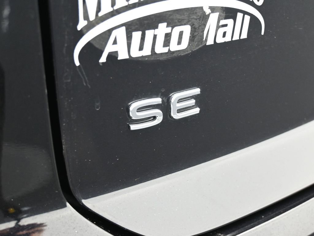 Used 2024 Volkswagen Atlas Cross Sport SE image 38