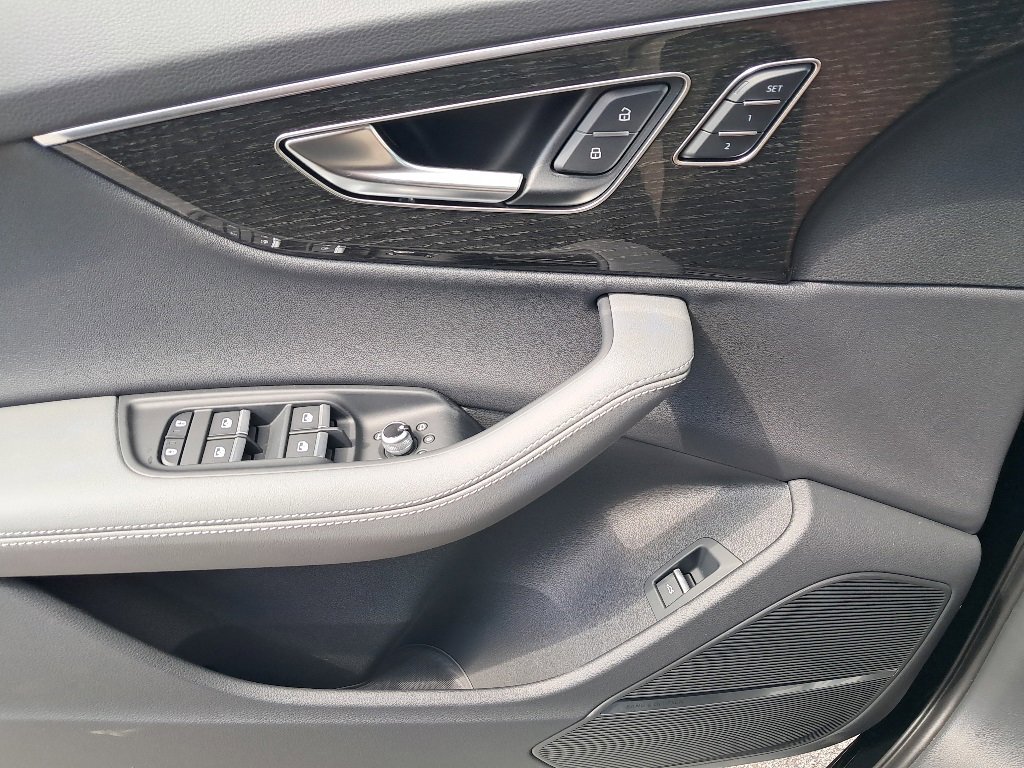 New 2025 Audi Q7 3.0T Premium Plus image 9