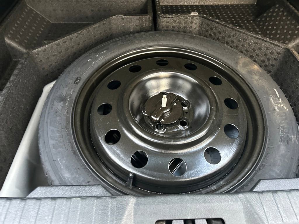 Used 2023 Ford Edge ST-Line w/ Class II Trailer Tow Package image 28