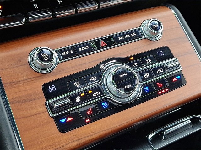 Used 2020 Lincoln Aviator Reserve w/ Equipment Group 201A AWD/4WD image 16