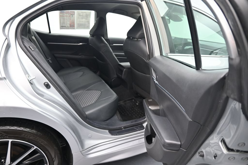 Used 2024 Toyota Camry SE FWD image 11