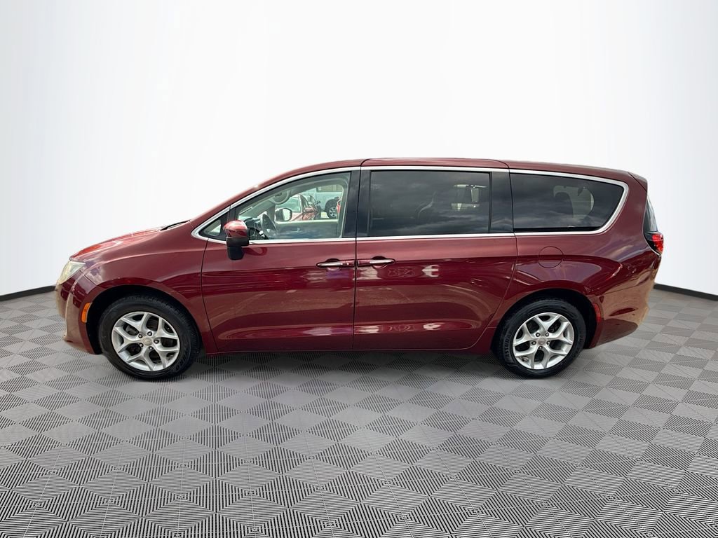 Used 2017 Chrysler Pacifica Touring Plus w/ Tire & Wheel Group image 9