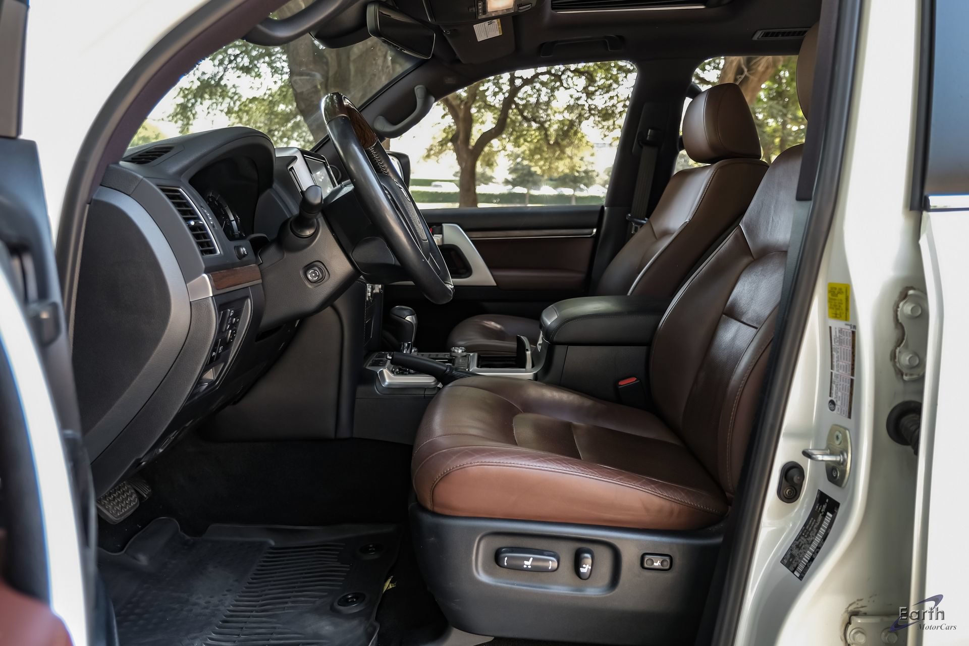 Used 2020 Toyota Land Cruiser AWD/4WD image 33
