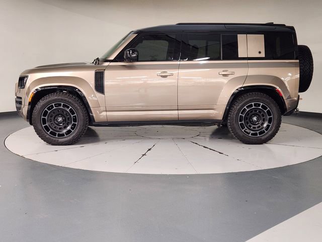Used 2025 Land Rover Defender 110 AWD/4WD image 5