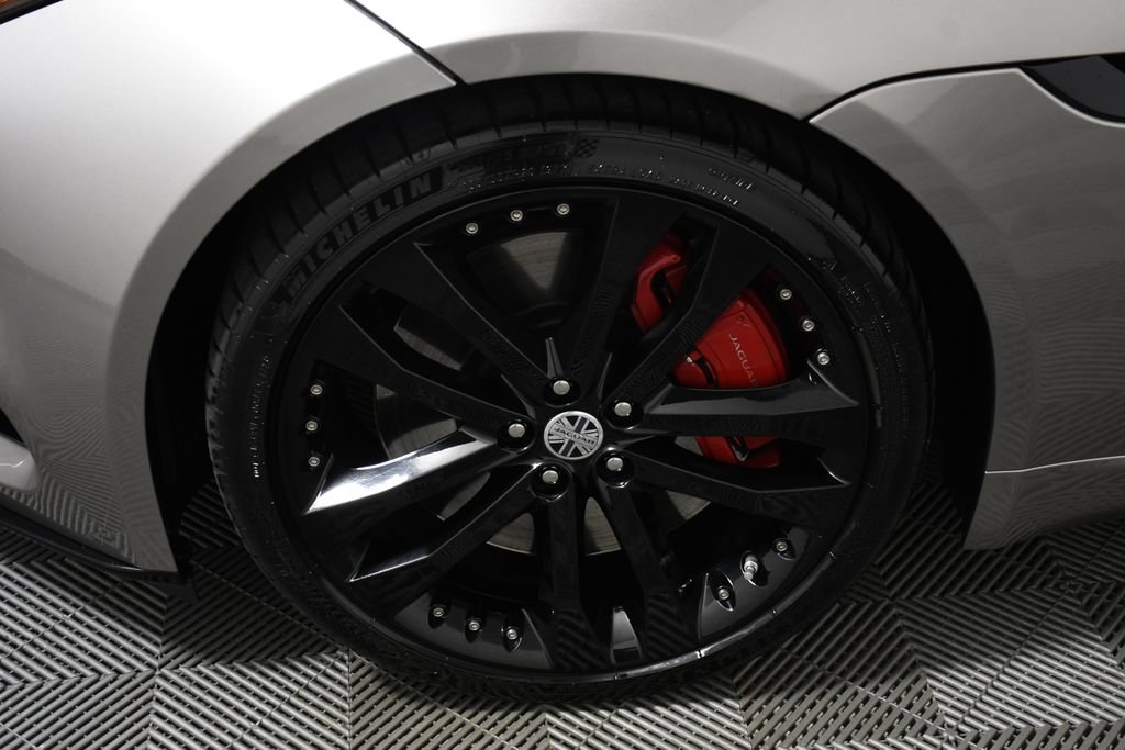 Used 2020 Jaguar F-TYPE R AWD/4WD image 11