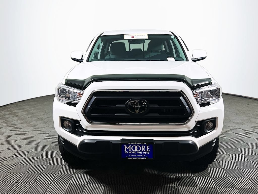 Certified 2022 Toyota Tacoma SR5 AWD/4WD image 2