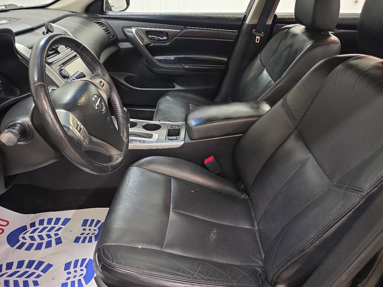 Used 2015 Nissan Altima 2.5 SL w/ Technology Package FWD image 25