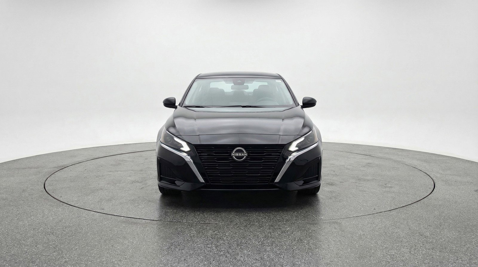 Used 2025 Nissan Altima 2.5 SV image 2