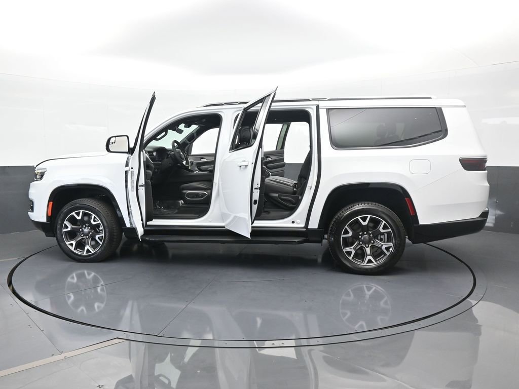 Used 2023 Jeep Wagoneer L Series III w/ Preferred Equipment Group image 79