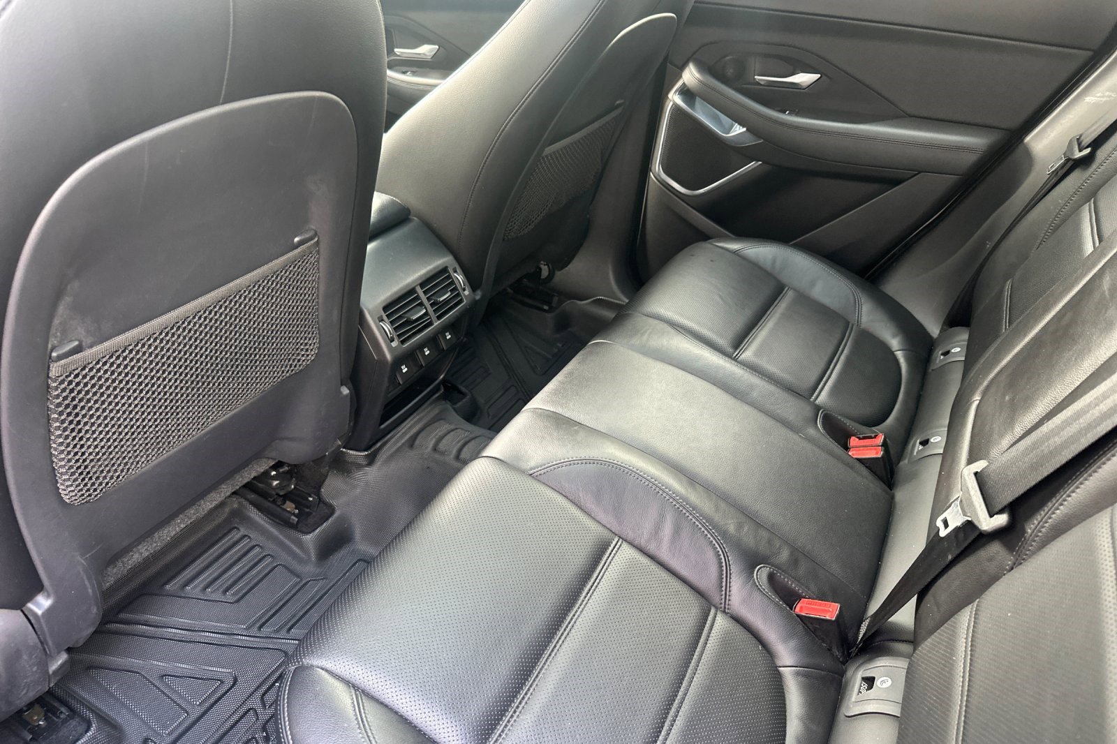 Used 2018 Jaguar E-PACE SE AWD/4WD image 15