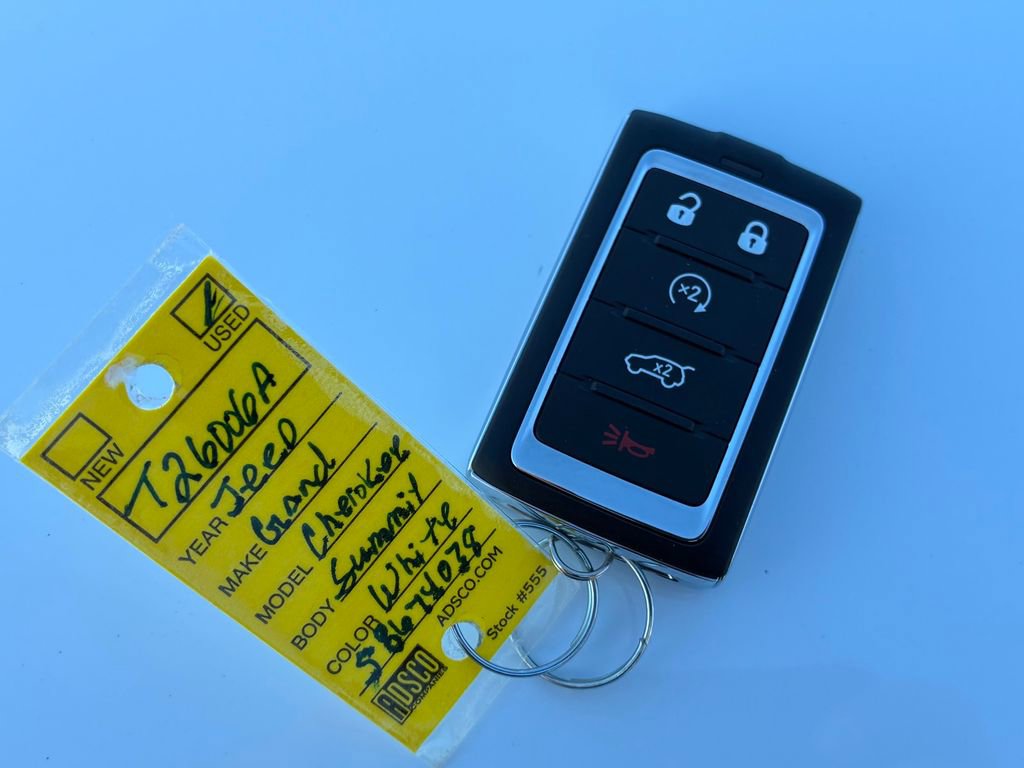 Used 2025 Jeep Grand Cherokee Summit image 33