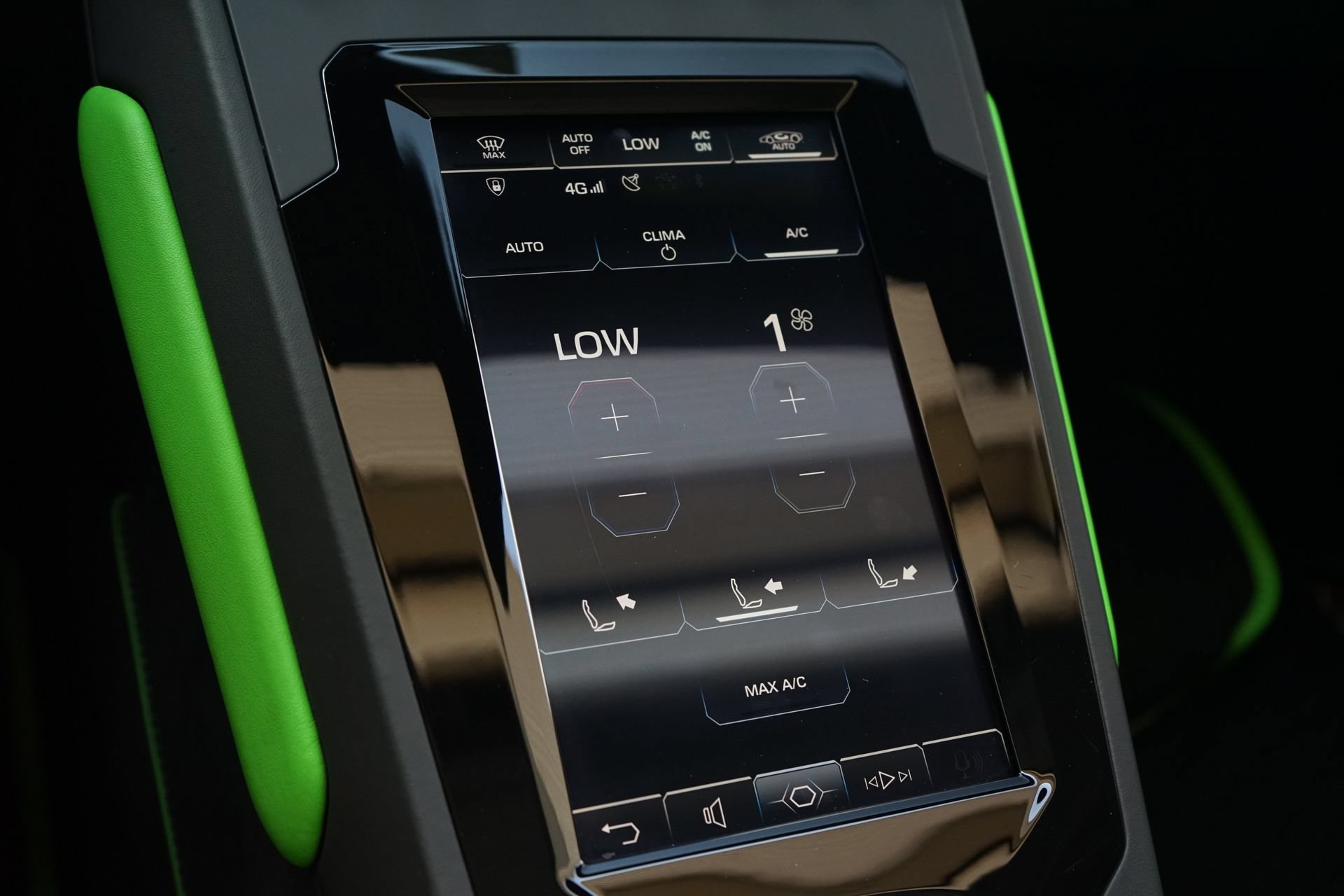 Used 2023 Lamborghini Huracan EVO RWD image 10
