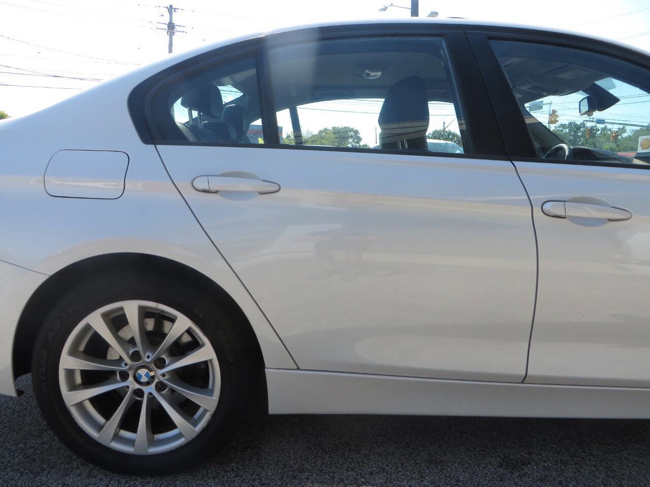 Used 2016 BMW 320i xDrive Sedan image 22