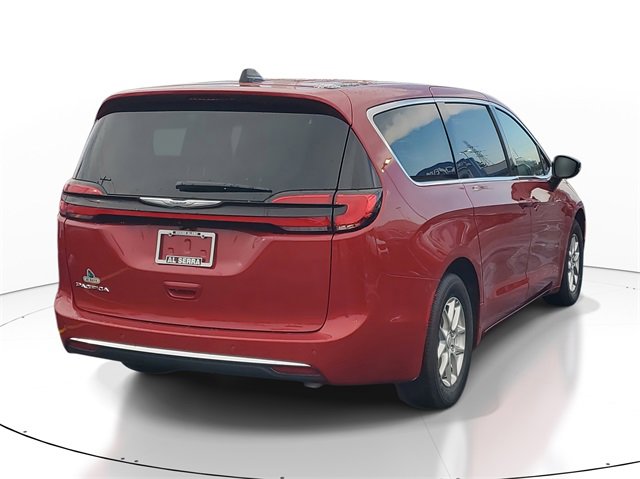 New 2026 Chrysler Pacifica Select image 4