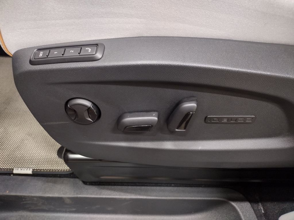 New 2025 Volkswagen ID. Buzz 1st Edition image 25