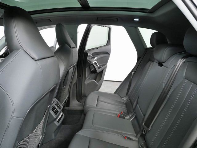 Used 2025 Audi Q5 Premium Plus w/ Premium Plus AWD/4WD image 22